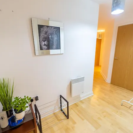 Superb 1 Bedroom Serviced In Centre