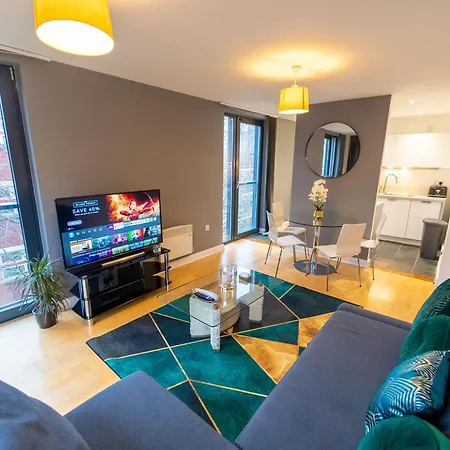 Superb 1 Bedroom Serviced In Centre * Birmingam